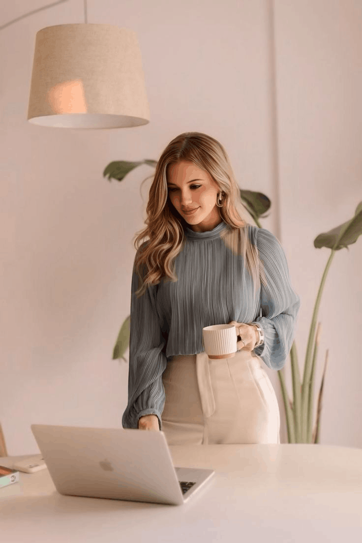 gu-thoi-trang-va-hinh-anh-lanh-dao-nu-khi-trang-phuc-la-quyen-nang-2 (1)