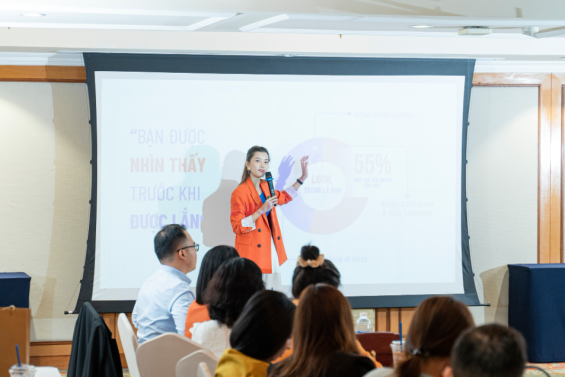 Style coach là gì và tại sao bạn nên có một người đồng hành hình ảnh cá nhân?